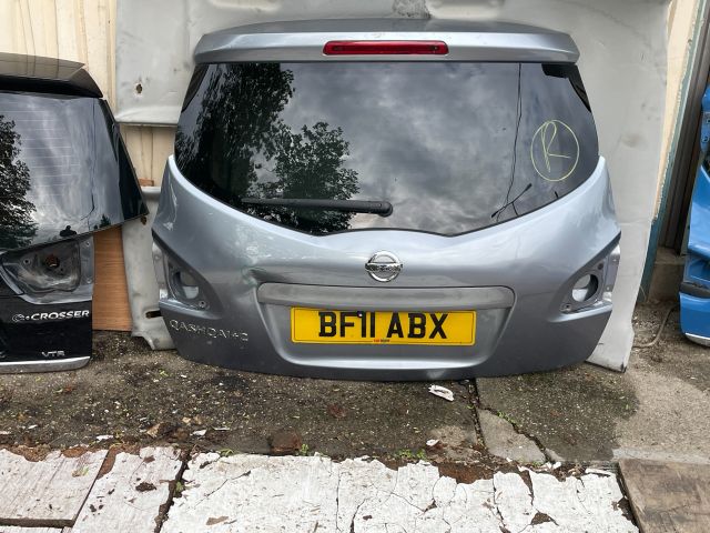 bontott NISSAN QASHQAI Csomagtérajtó (Részeivel)