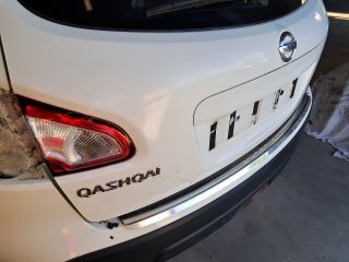 bontott NISSAN QASHQAI Csomagtérajtó (Részeivel)