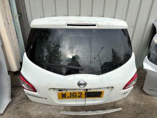 bontott NISSAN QASHQAI Csomagtérajtó (Részeivel)