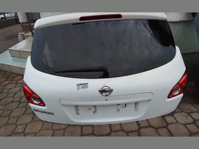 bontott NISSAN QASHQAI Csomagtérajtó (Részeivel)