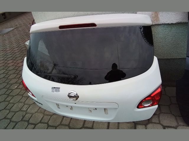 bontott NISSAN QASHQAI Csomagtérajtó (Részeivel)