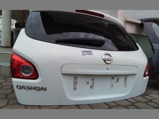 bontott NISSAN QASHQAI Csomagtérajtó (Részeivel)