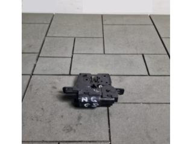 bontott NISSAN QASHQAI Csomagtérajtó Zárszerkezet