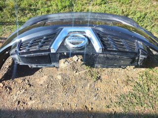 bontott NISSAN QASHQAI Első Lökhárító (Részeivel)