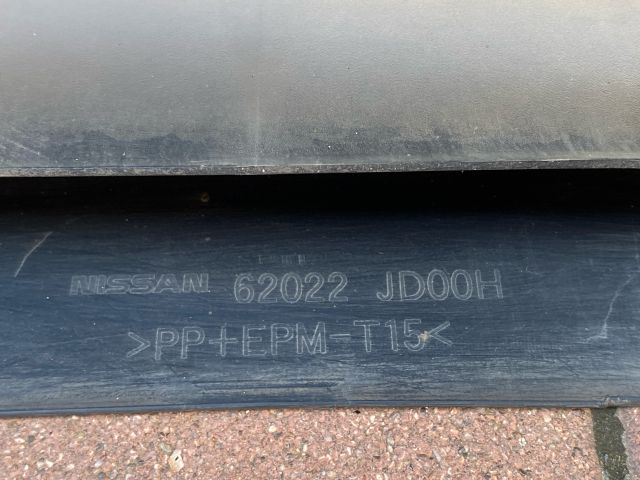 bontott NISSAN QASHQAI Első Lökhárító (Részeivel)