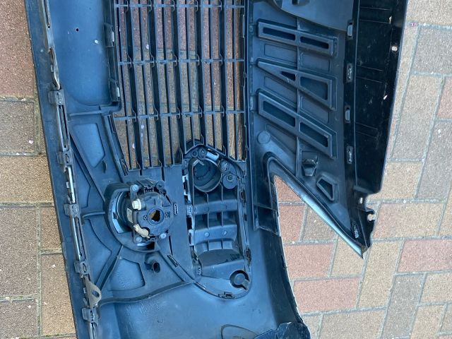 bontott NISSAN QASHQAI Első Lökhárító (Részeivel)