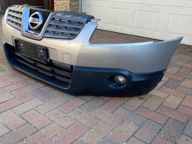 bontott NISSAN QASHQAI Első Lökhárító (Részeivel)