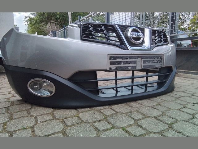 bontott NISSAN QASHQAI Első Lökhárító (Részeivel)