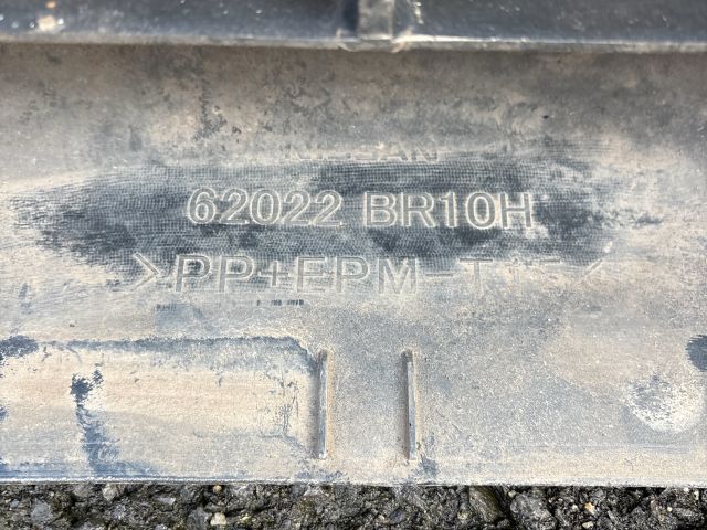 bontott NISSAN QASHQAI Első Lökhárító (Részeivel)