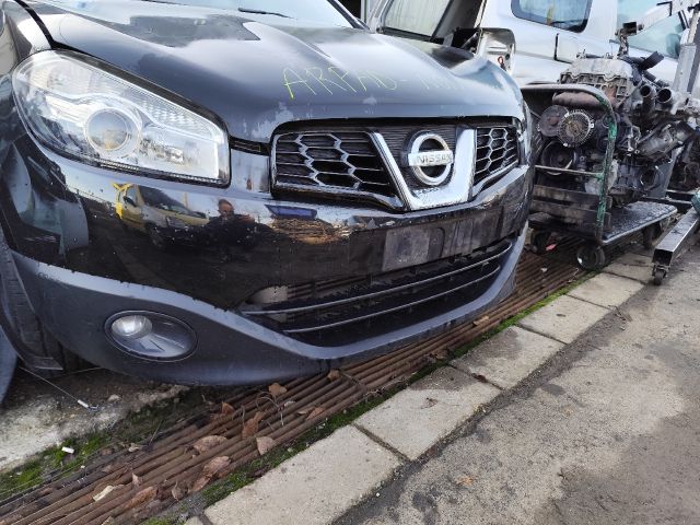 bontott NISSAN QASHQAI Első Lökhárító (Részeivel)