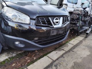 bontott NISSAN QASHQAI Első Lökhárító (Részeivel)