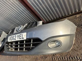 bontott NISSAN QASHQAI Első Lökhárító (Részeivel)