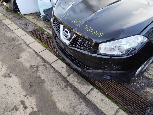 bontott NISSAN QASHQAI Első Lökhárító (Részeivel)