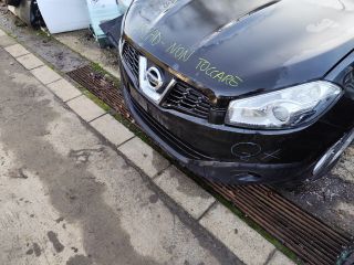 bontott NISSAN QASHQAI Első Lökhárító (Részeivel)