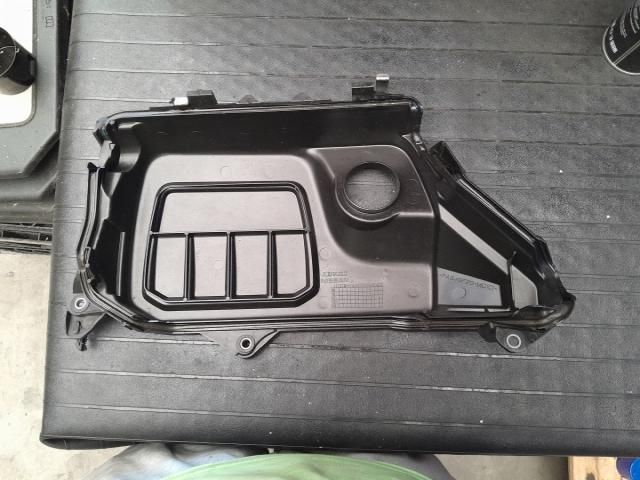 bontott NISSAN QASHQAI Felső Hűtőburkolat