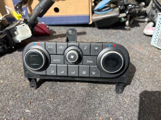 bontott NISSAN QASHQAI Fűtéskapcsoló (digit klímás)