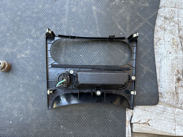 bontott NISSAN QASHQAI Fűtéskapcsoló Keret