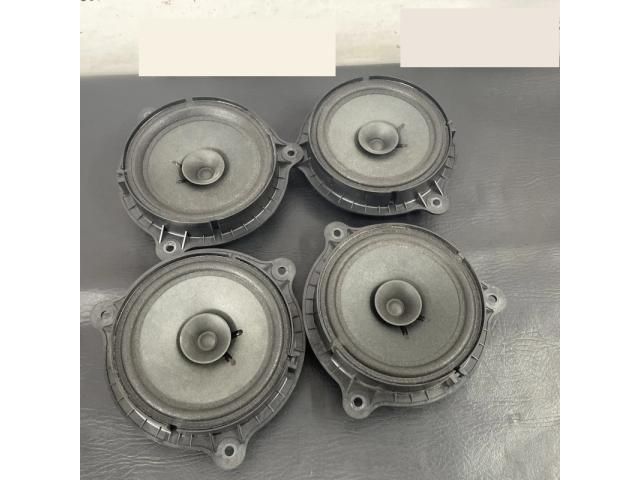 bontott NISSAN QASHQAI Hangszóró Szett