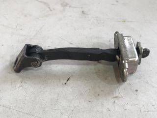 bontott NISSAN QASHQAI Hátsó Ajtóhatároló