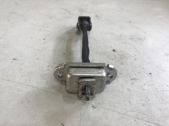 bontott NISSAN QASHQAI Hátsó Ajtóhatároló