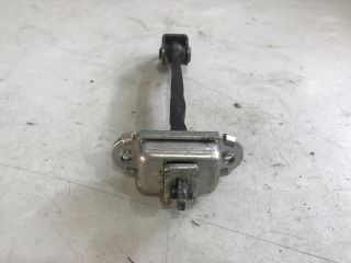 bontott NISSAN QASHQAI Hátsó Ajtóhatároló