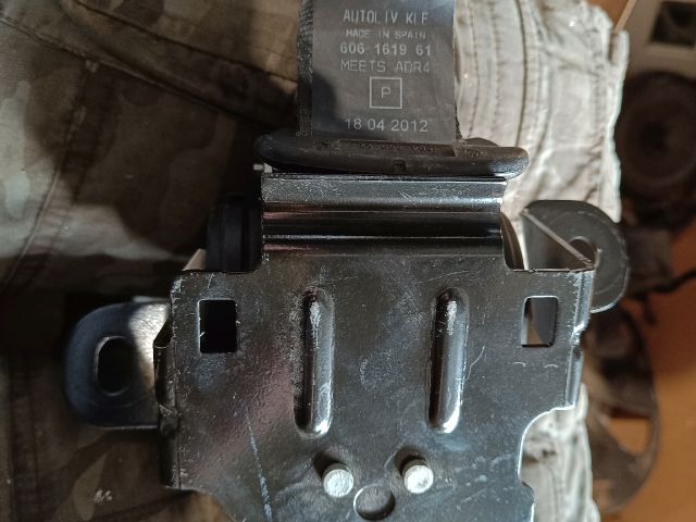 bontott NISSAN QASHQAI Hátsó középső Biztonsági Öv Csat