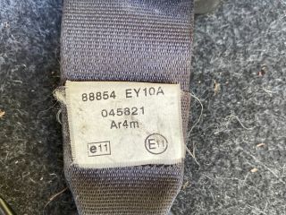 bontott NISSAN QASHQAI Hátsó középső Biztonsági Öv