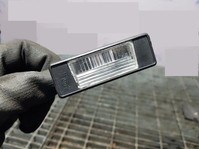 bontott NISSAN QASHQAI Hátsó Rendszámtábla Világítás