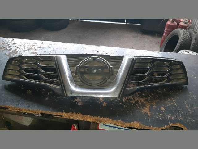 bontott NISSAN QASHQAI Hűtőrács