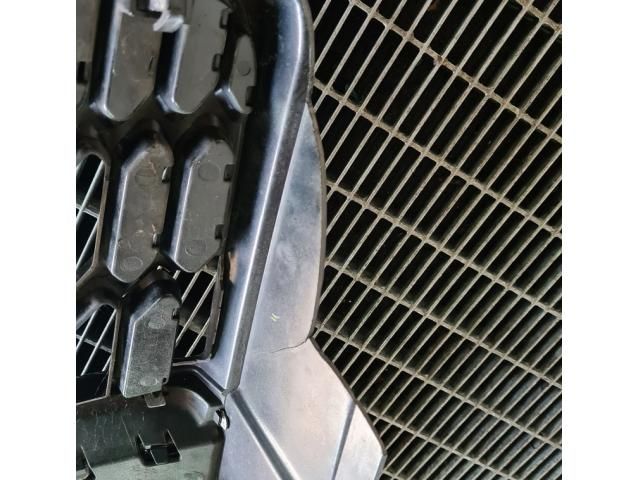 bontott NISSAN QASHQAI Hűtőrács