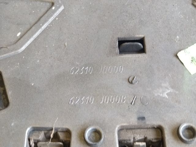 bontott NISSAN QASHQAI Hűtőrács