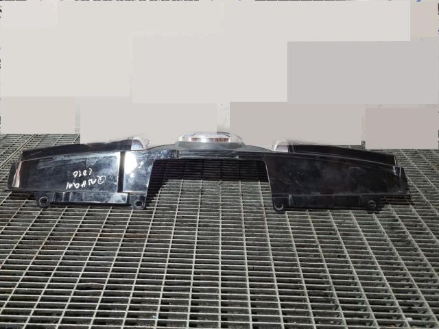 bontott NISSAN QASHQAI Hűtőrács