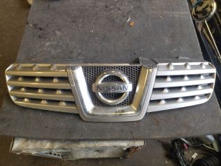 bontott NISSAN QASHQAI Hűtőrács