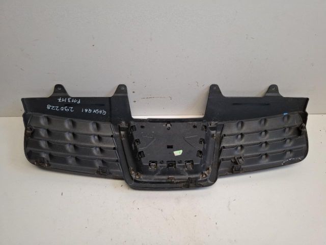 bontott NISSAN QASHQAI Hűtőrács