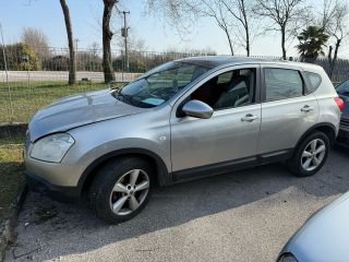 bontott NISSAN QASHQAI Hűtőrács