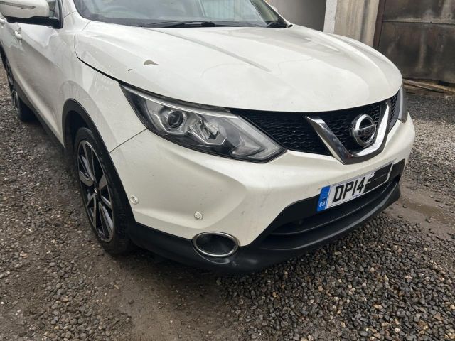bontott NISSAN QASHQAI II Első Lökhárító (Üresen)
