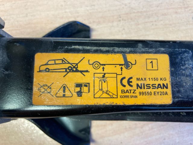 bontott NISSAN QASHQAI II Emelő