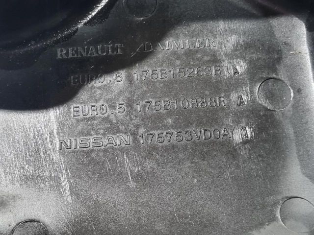 bontott NISSAN QASHQAI II Felső Hűtőburkolat