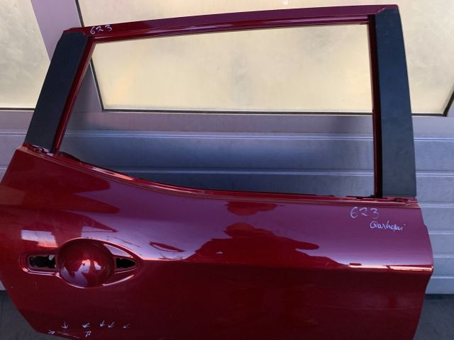 bontott NISSAN QASHQAI II Jobb hátsó Ajtó (Üres lemez)