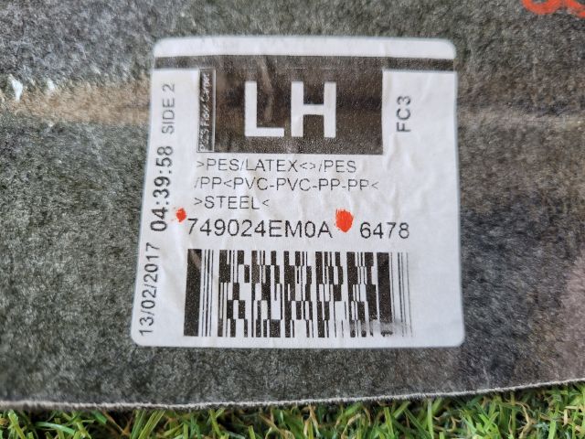 bontott NISSAN QASHQAI II Padlószőnyeg