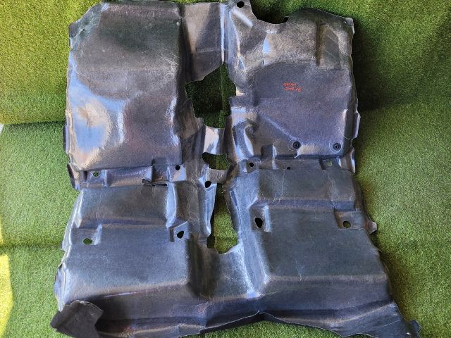 bontott NISSAN QASHQAI II Padlószőnyeg