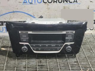 bontott NISSAN QASHQAI II Rádió / CD