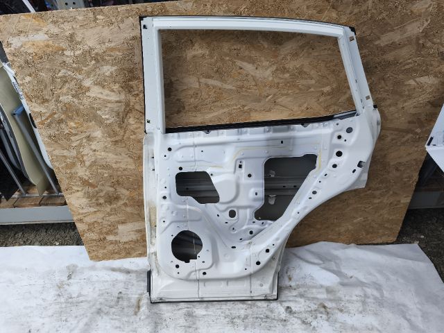 bontott NISSAN QASHQAI III Jobb hátsó Ajtó (Üres lemez)