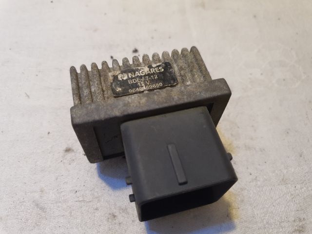 bontott NISSAN QASHQAI Izzító Relé