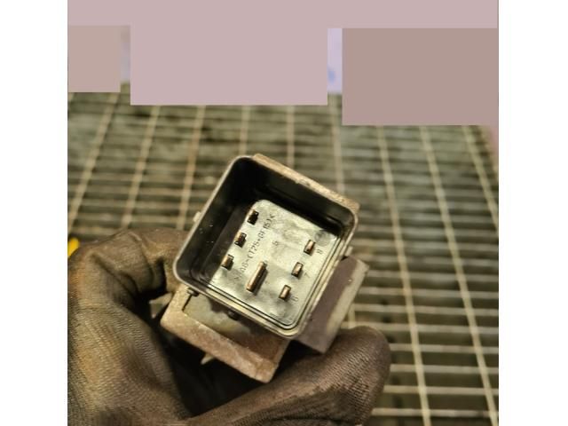 bontott NISSAN QASHQAI Izzító Relé