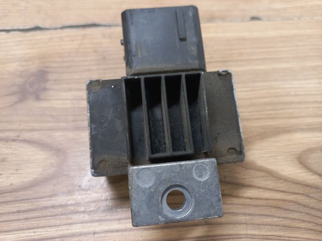 bontott NISSAN QASHQAI Izzító Relé