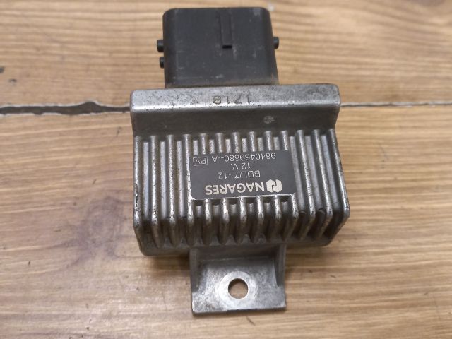 bontott NISSAN QASHQAI Izzító Relé