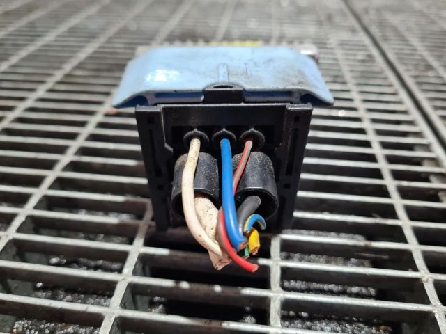 bontott NISSAN QASHQAI Izzító Relé