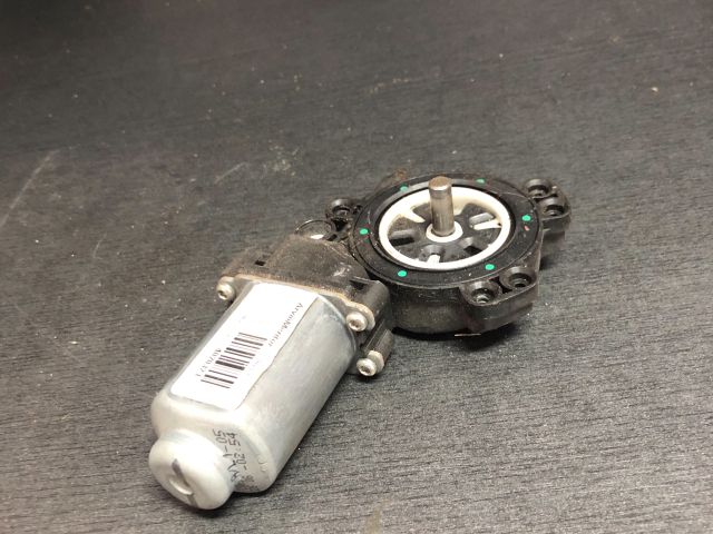 bontott NISSAN QASHQAI Jobb első Ablakemelő Motor