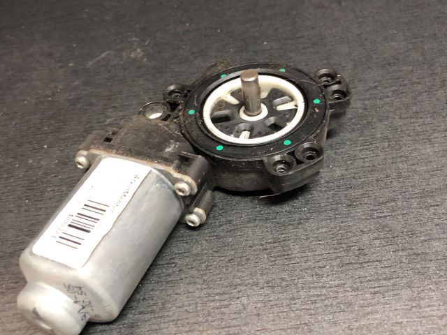 bontott NISSAN QASHQAI Jobb első Ablakemelő Motor